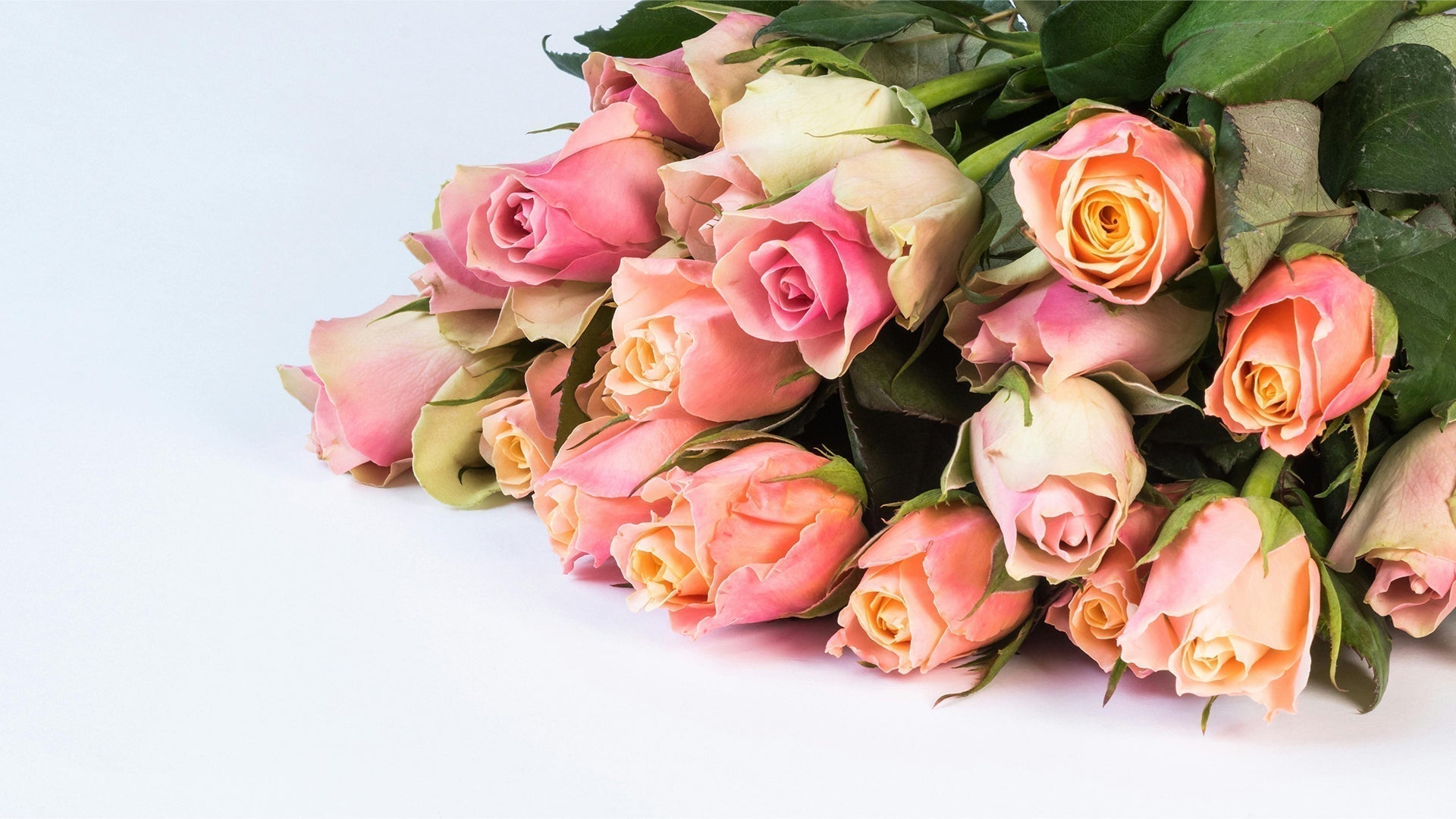 Timepieces That Celebrate Her: Luxury Watches for Mother’s Day